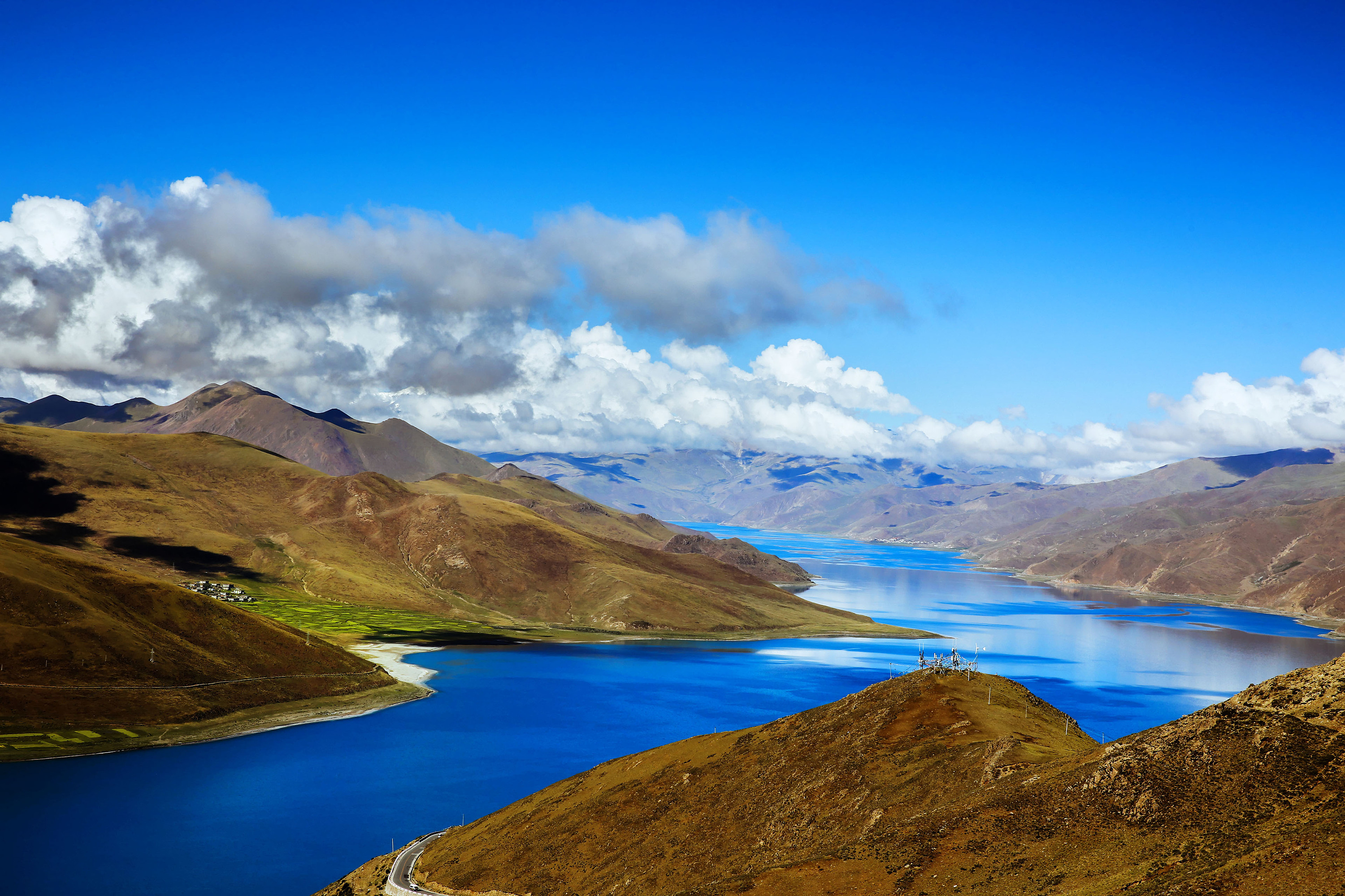 Yamdrok Lake