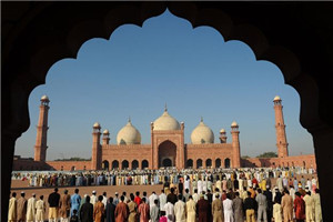 Badshahi-Mosque-3.jpg