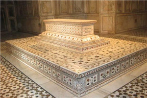 jehanggir‘s-tomb-2.jpg