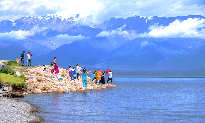 Sayram Lake1.jpeg