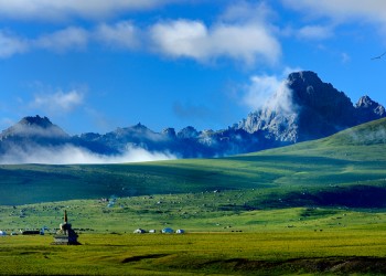 Heavy dark green mountains