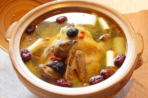 Stewed chicken with codonopsis 