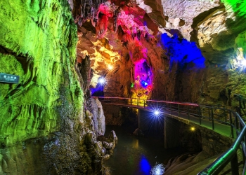 Longgong Cave