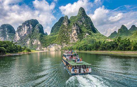 Li River Cruise.jpg