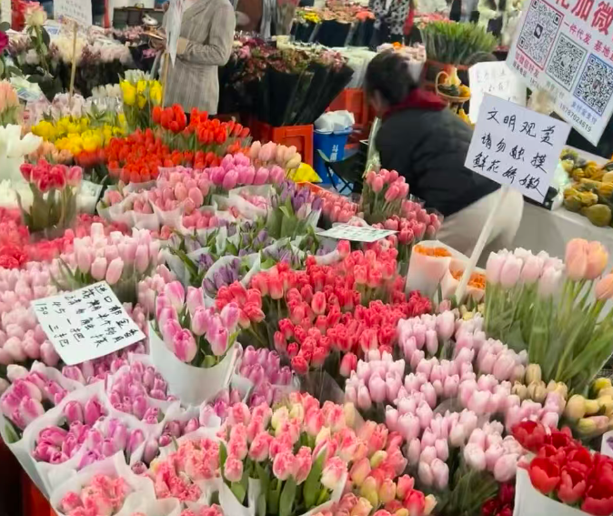 Yunnan-tour-flower-market-1.png