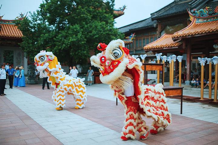 Traditional Customs in Guangzhou